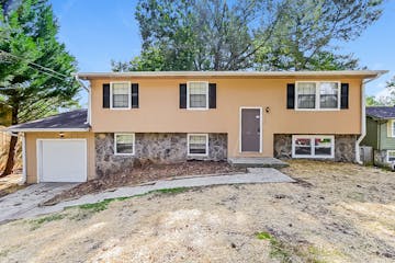 2239 Cherokee Valley Cir Lithonia, GA 30058